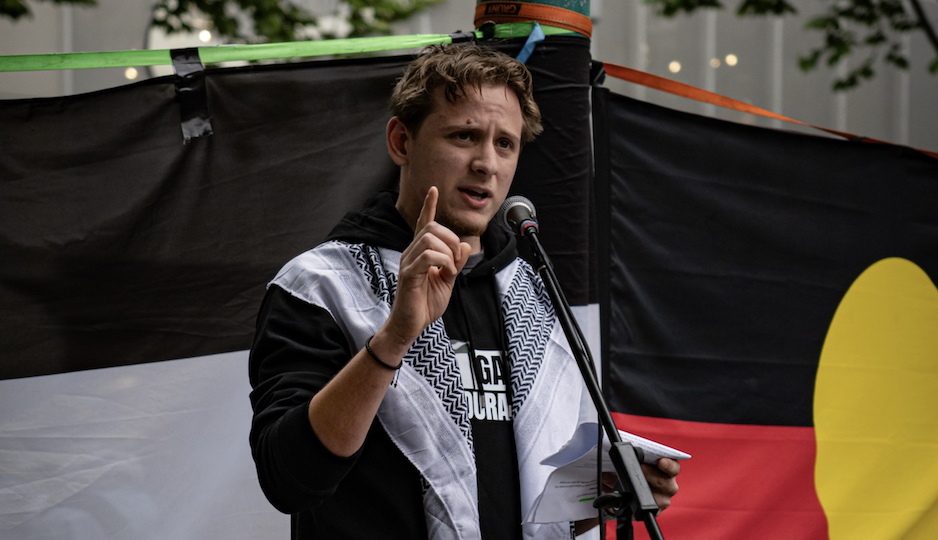 Azeez speaking at Free Palestine Sunday rally, Narrm, Oct 27