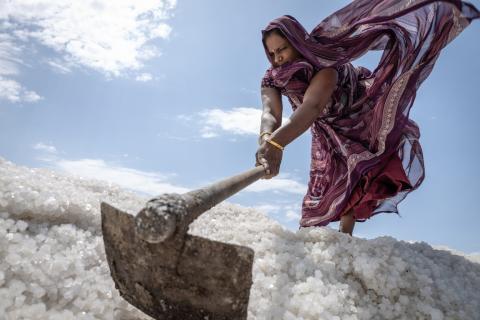 Saltworker Ahmedabad Photo: Rameshwar Bhatt. Climate Resilience for all